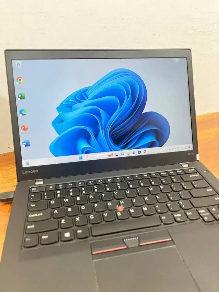 Laptop Bekas Lenovo Thinkpad T470s Core i7 gen 7 Ram 8/256GB SSD