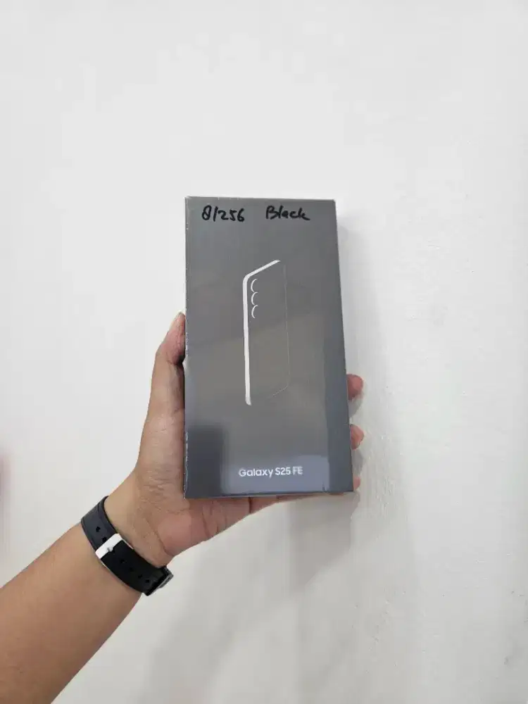 SAMSUNG GALAXY S25 FE 256GB FREE FIT 3 GARANSI RESMI 1 TAHUN