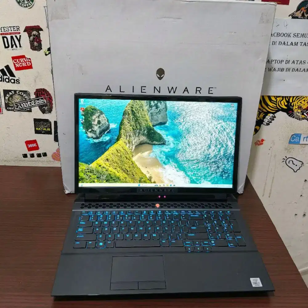 LAPTOP ALIENWARE AREA-51M R2 INTEL CORE I7-10700 RAM 8/512 SSD