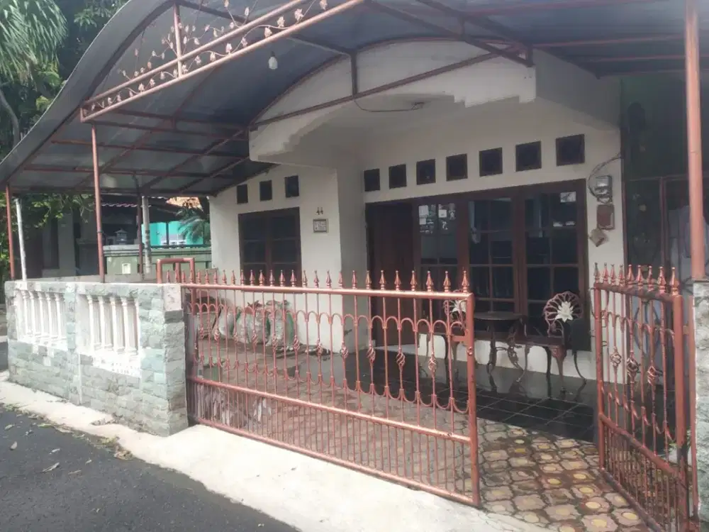 Dijual Rumah Lokasi Strategis di Cibubur Ciracas Jakarta Timur