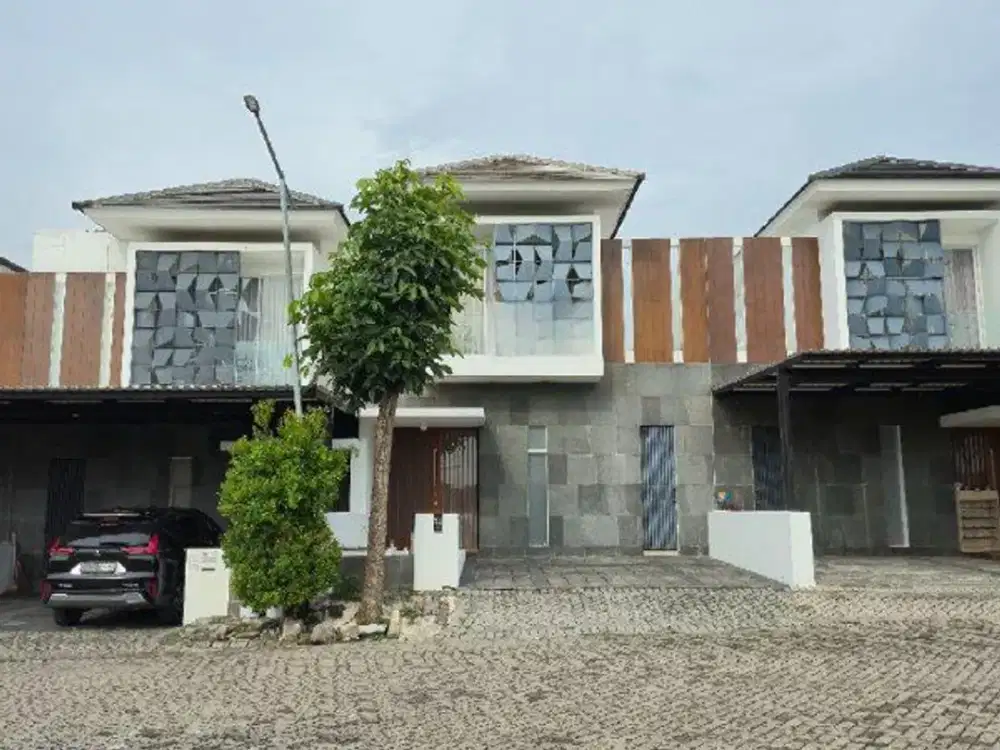 Royal Residence Cluster Canal Park Depan Danaum