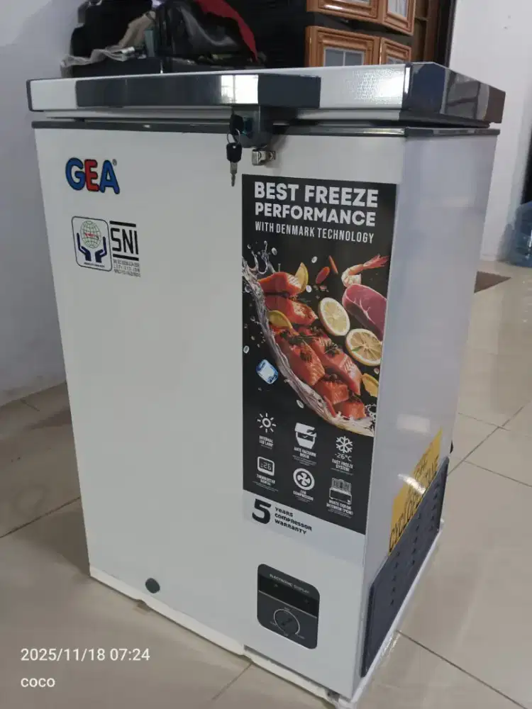 Jual freezer gea AB 108 R