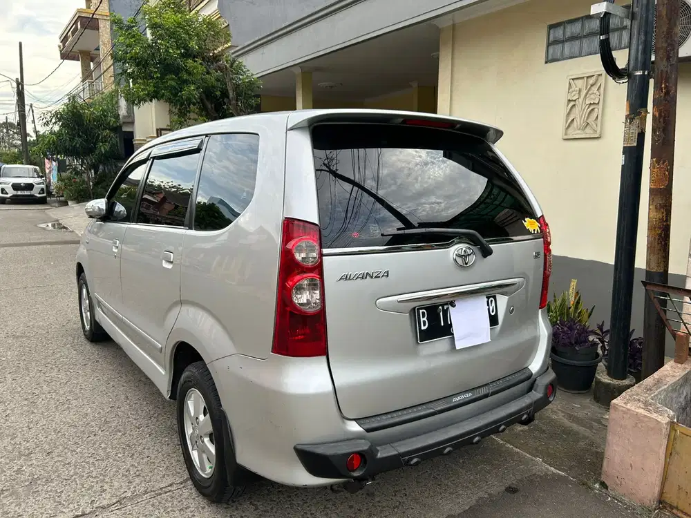 Toyota Avanza 2011 Bensin
