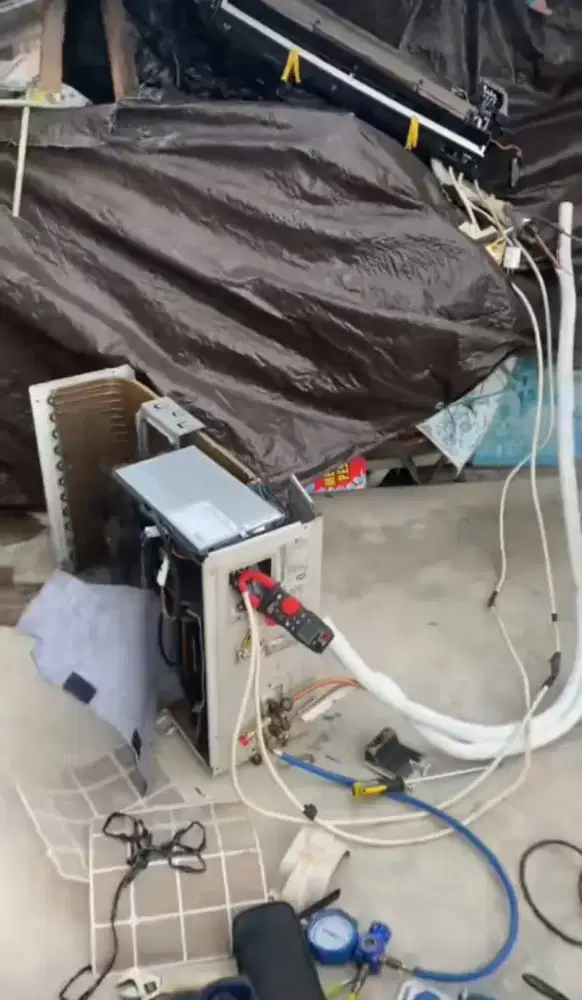 SERVICE AC PERBAIKAN DAN MAINTENANCE