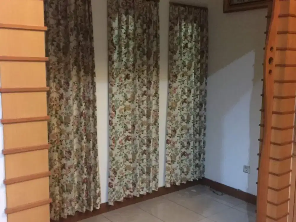 Murah! Rumah 2 lantai terawat siap huni Batununggal Bandung