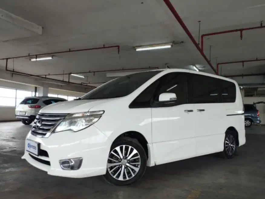 DP Rendah  9JT Nissan Serena 2.0 Highway Star Bensin-AT 2017 Putih