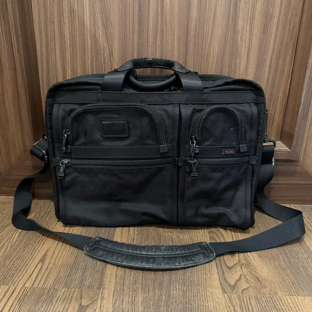 Tumi Alpha 2 brief original asli