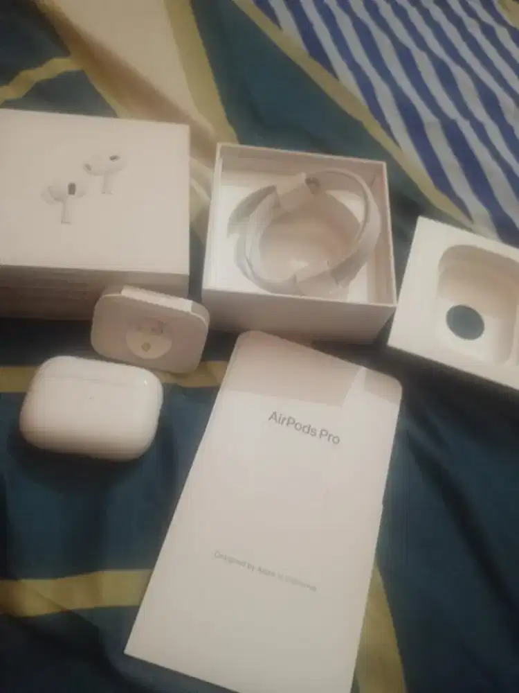 Airpods Pro Gen 2 USB Type C 
Earbuds