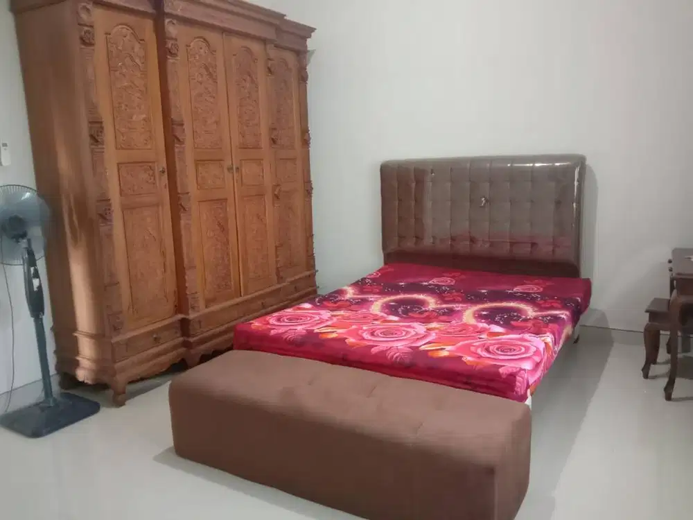 Lemari Kayu Ukiran & Springbed