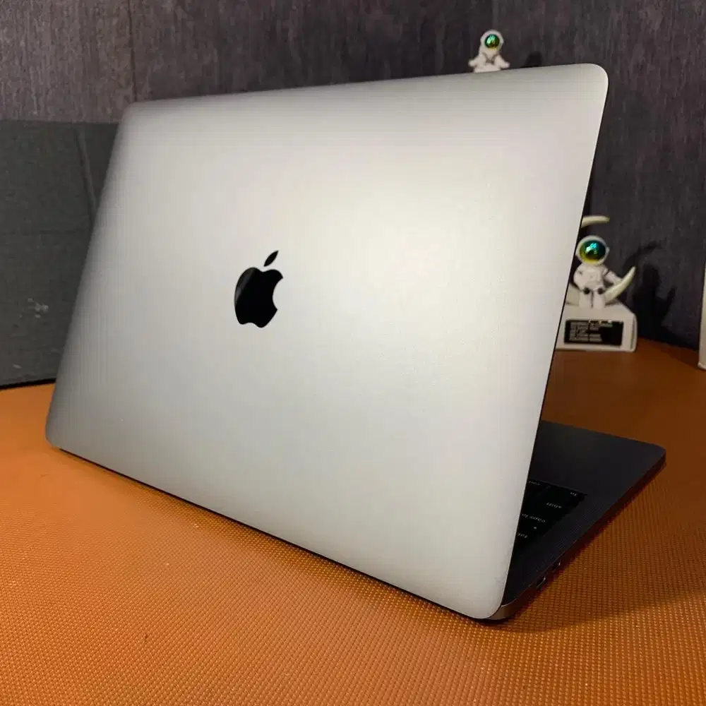 Macbook Pro Touhbar 8/256gb 13inch 2019 Gray