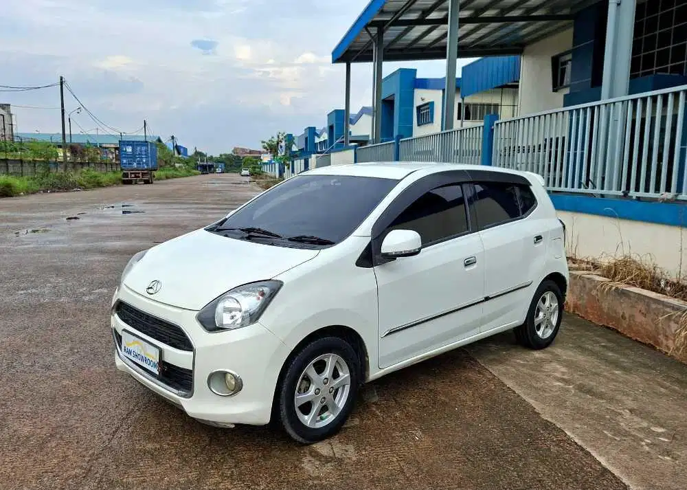 DAIHATSU AYLA X 1.0 AT 2015