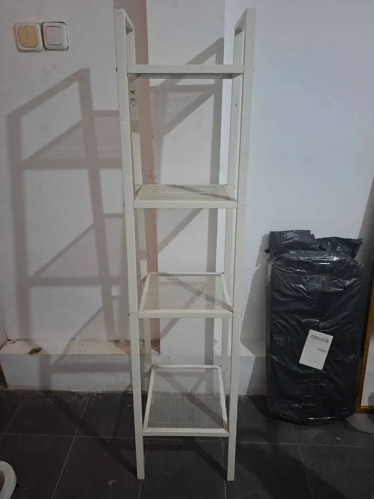 Dijual Cepat Karna Mau Pindahan - Rak Buku Minimalis  35x35x148 cm