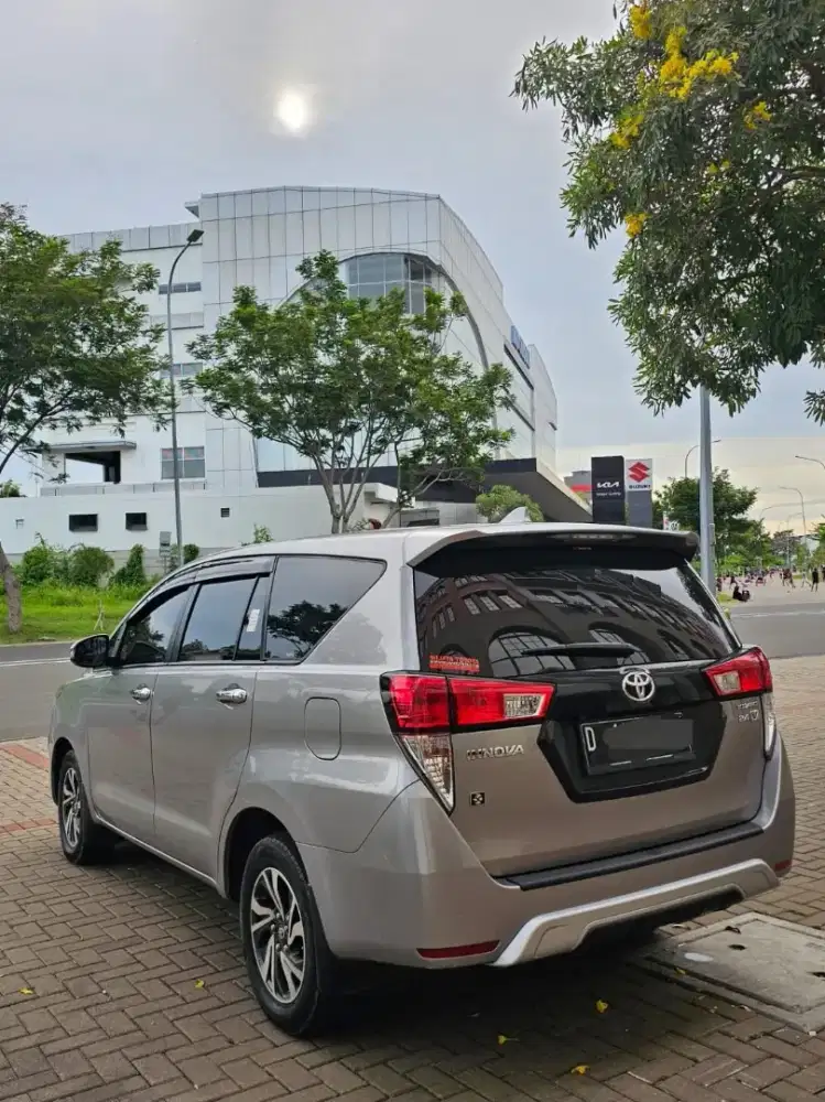Toyota Innova 2.4 V AT Diesel 2021 Silver Metallic