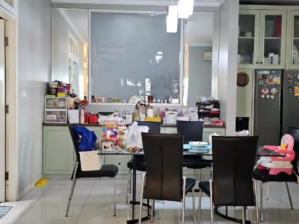 Dijual Rumah Puri Indah Luas 300m2, Harga Siap Nego!