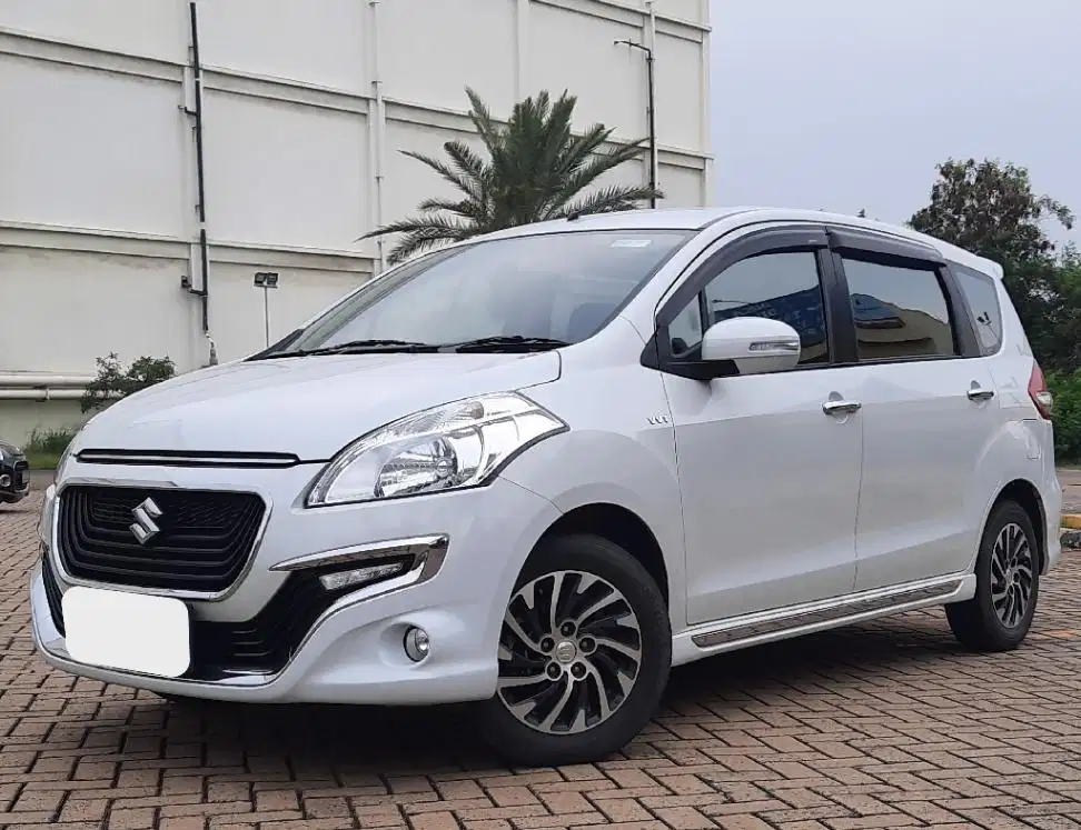 DP Rendah  7JT Suzuki Ertiga 1.4 Dreza Bensin-AT 2017 Putih