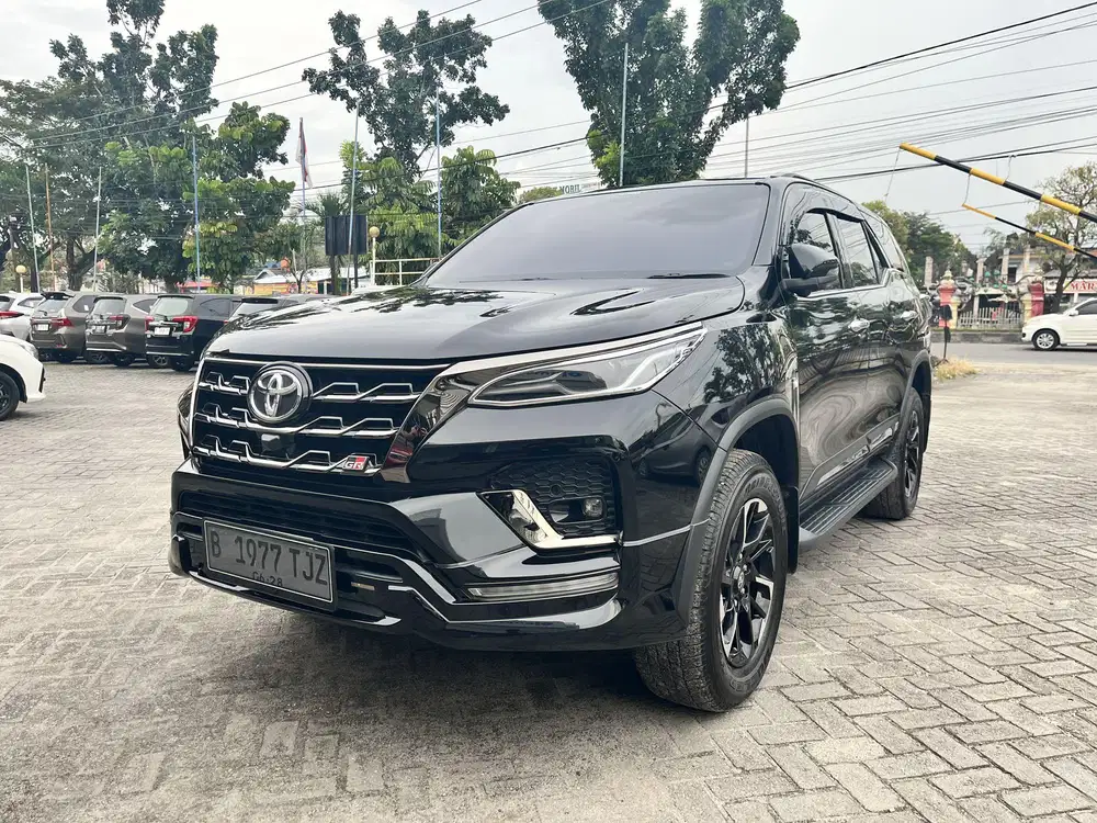 Pajak Panjang - Toyota Fortuner 2.7 SRZ GR Sport Bensin AT 2023 - TJZ
