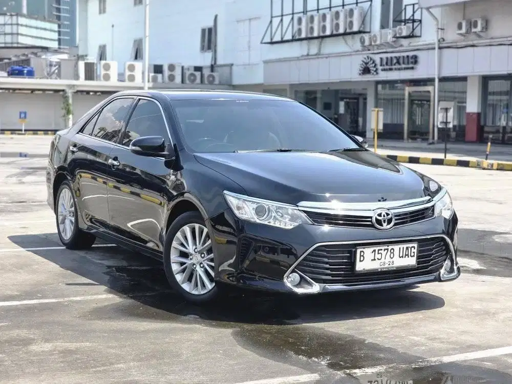 Toyota Camry V 2.5 2017 hitam