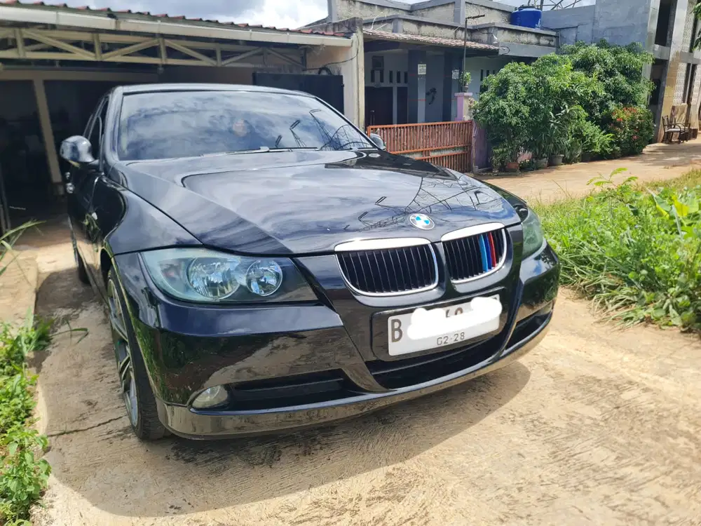 BMW 320i 2008 Bensin