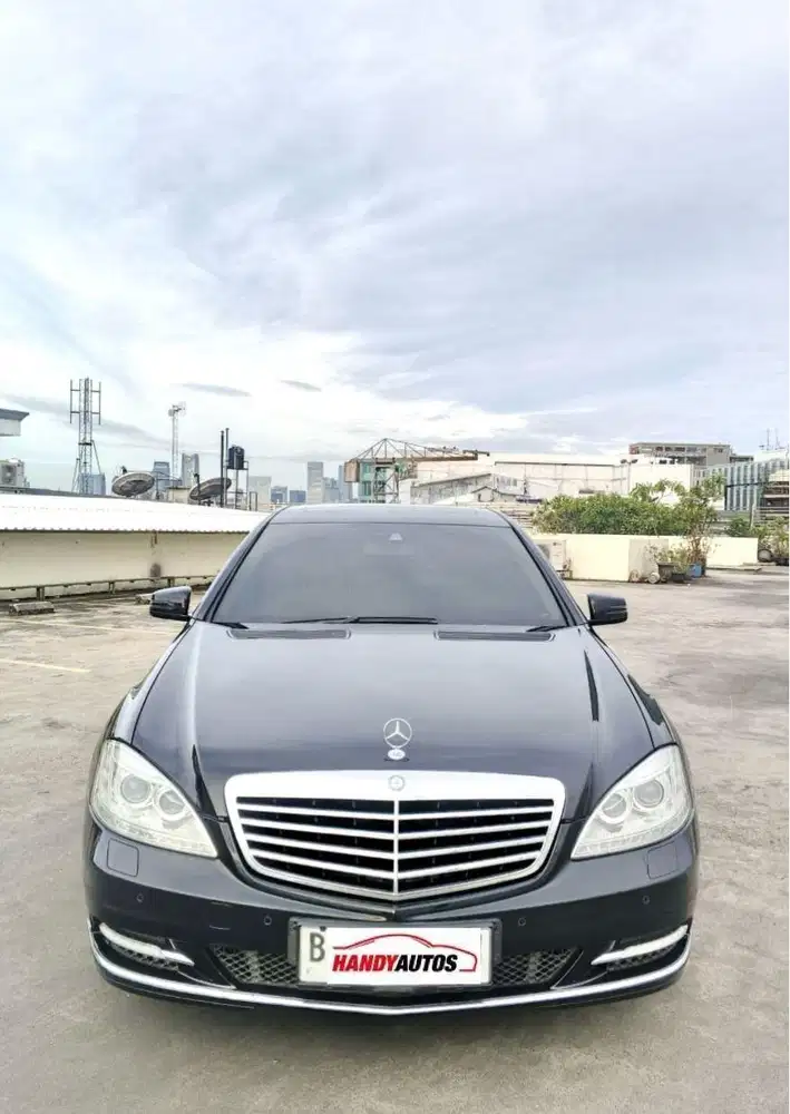 Mercedes Benz S300L Solitaire Facelift Tahun 2009 Automatic Hitam