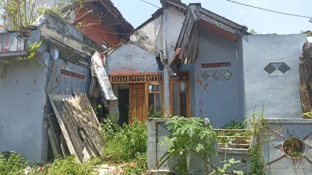 Dijual Kos kosan 2 lantai Perumahan semeru Jember Hitung Tanah Saja