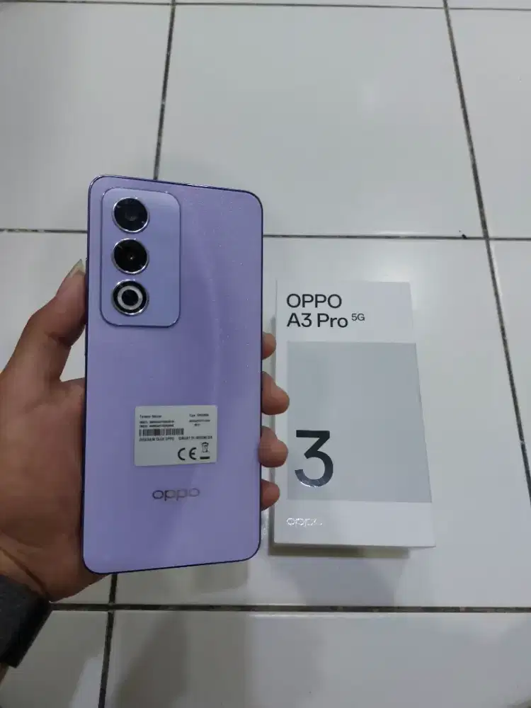 Oppo a3 pro 5G ram 8/256 like new