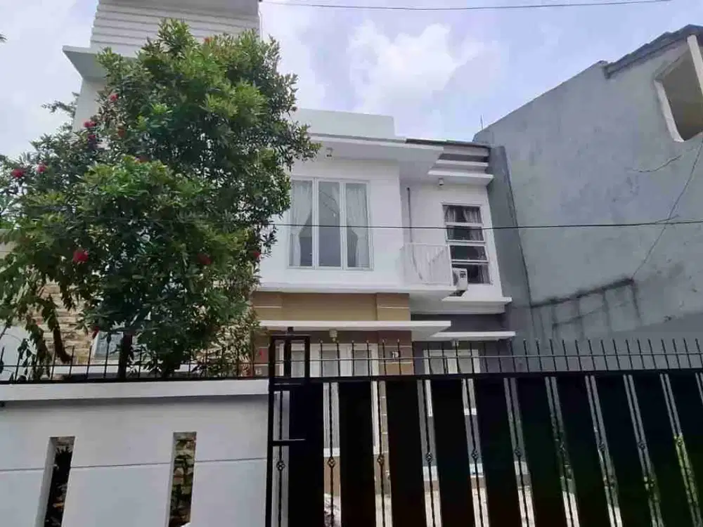 Jual Murah Rumah Tingkat 2 di Pangkalan Jati Luas 100 m2 Jl Pintu air