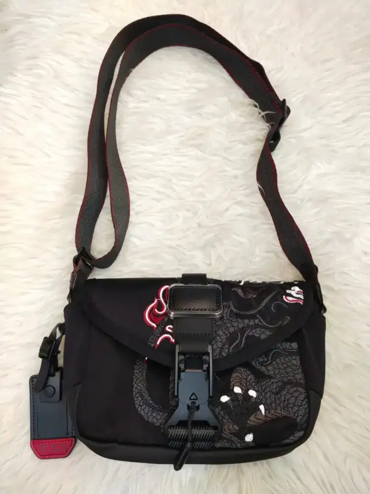 Luxury TUMI alpha bravo dragon sangat special, cakep dan keren banget