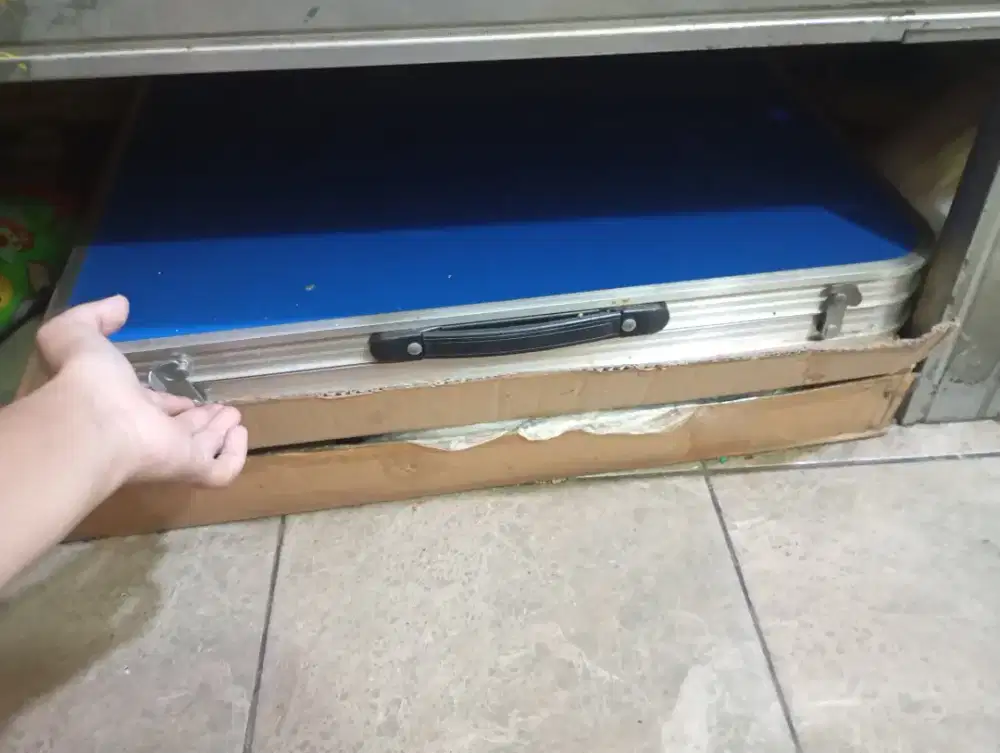 Jual meja lipat 180 nego tipis ya