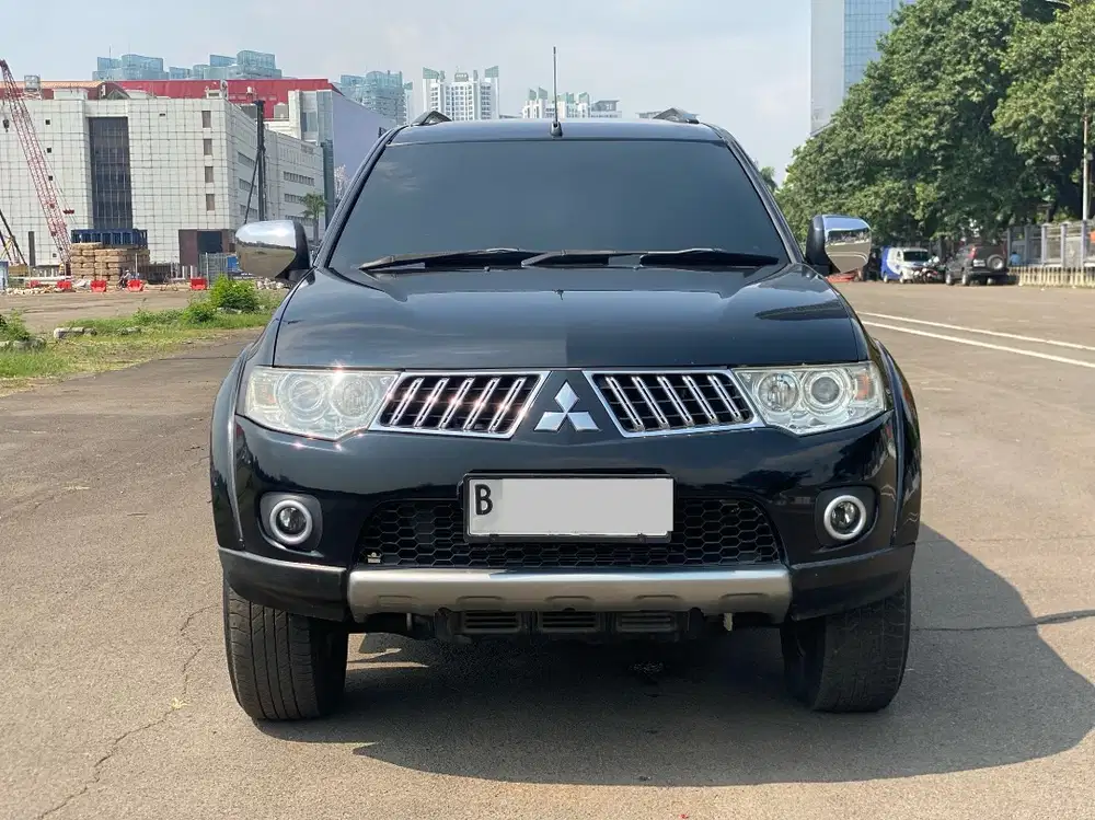 MITSUBISHI PAJERO EXCEED 2.5 AT HITAM 2010