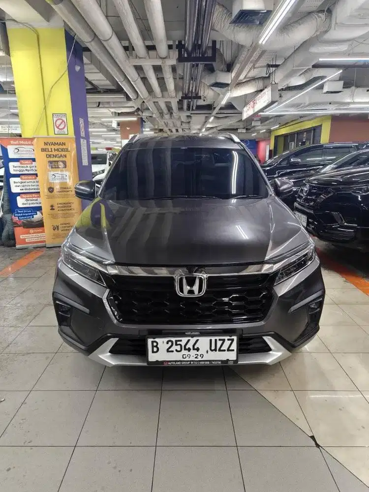 Honda BRV prestige 2022 matic dp ringan low km