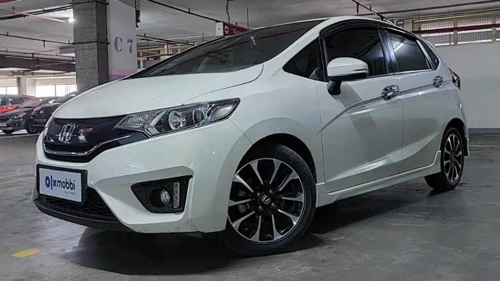 TDP 9,JT Honda Jazz 1.5 RS Bensin-AT Putih 2017