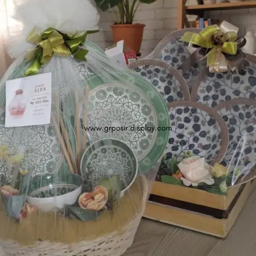 Souvenir piring & mangkuk