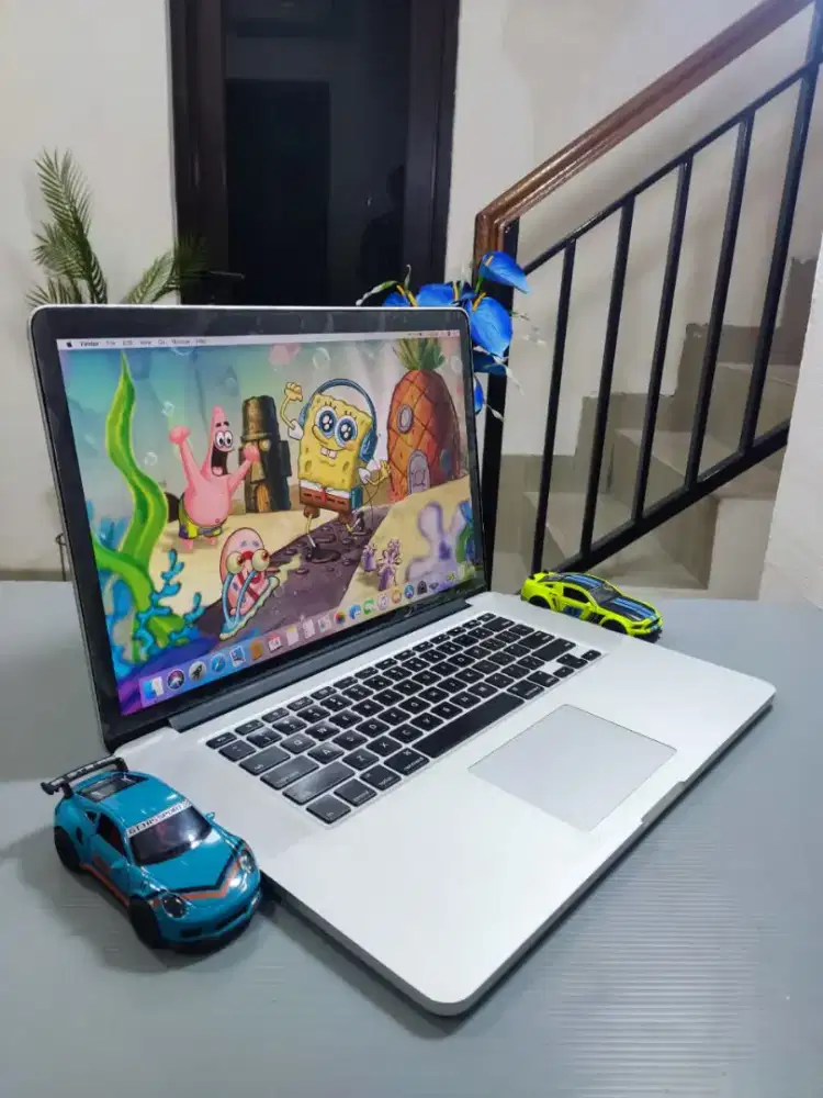 Macbook Pro A1398 i7 RAM 8GB SSD [Premium]