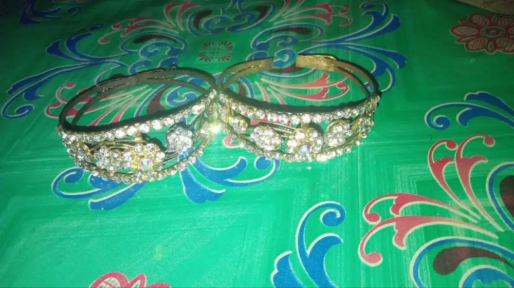 Sepasang gelang pengantin kuningan