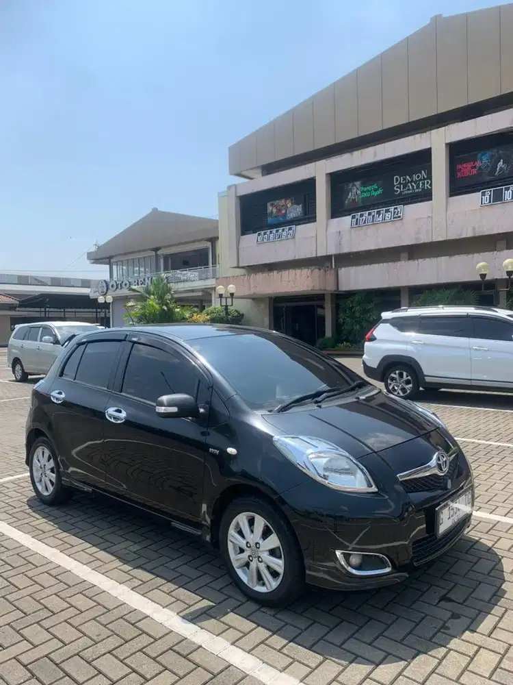 Toyota Yaris E MT 2010