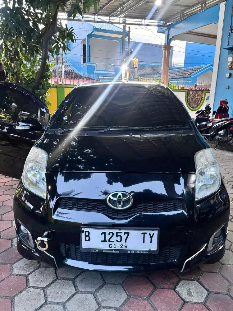 Yaris S Limited 2012 Metik