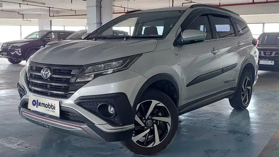 TDP 10JT Toyota Rush 1.5 TRD Sportivo Bensin-MT Silver 2020