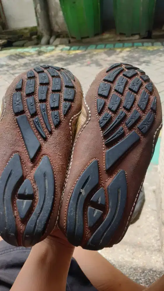 Sepatu kulit masi bagus