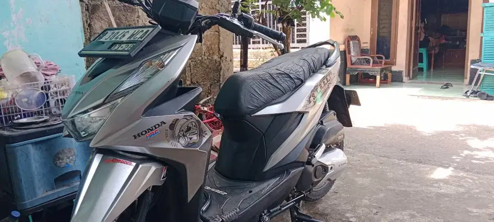 Dijual honda beat street 2023 silver pjk on SS kumplit