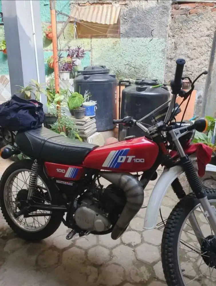 Motor Yamaha DT-100 trail