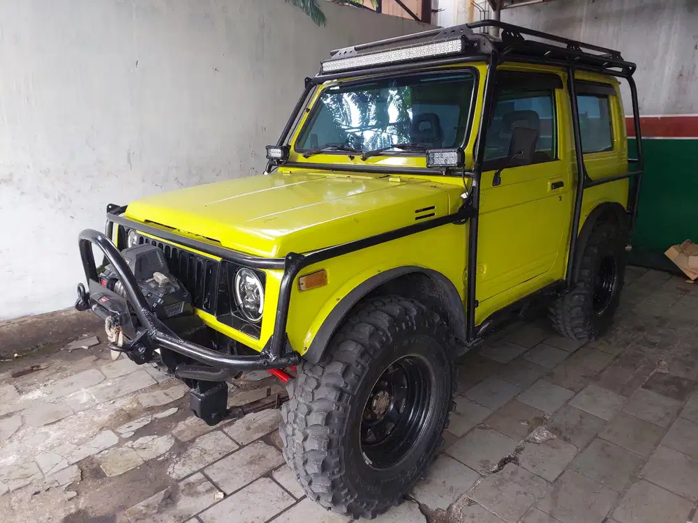Suzuki Jimny 1983 Bensin