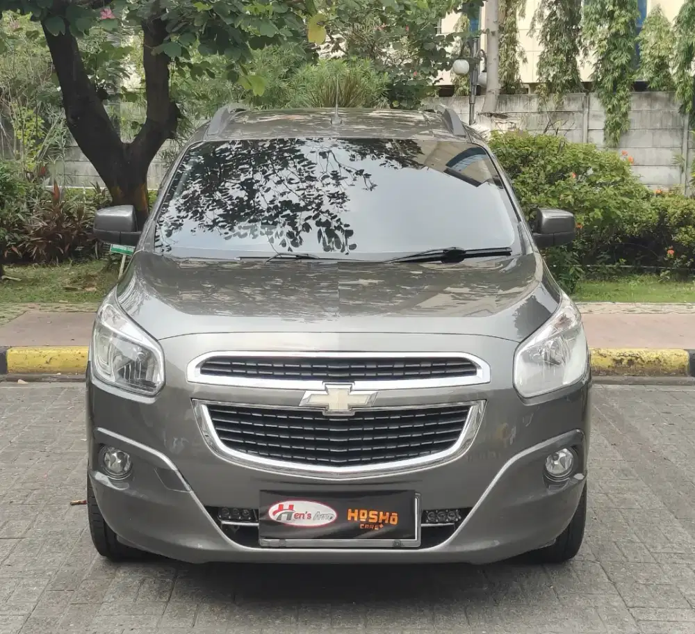 DP 15jt CHEVROLET SPIN LTZ 2013 1.5cc Grey