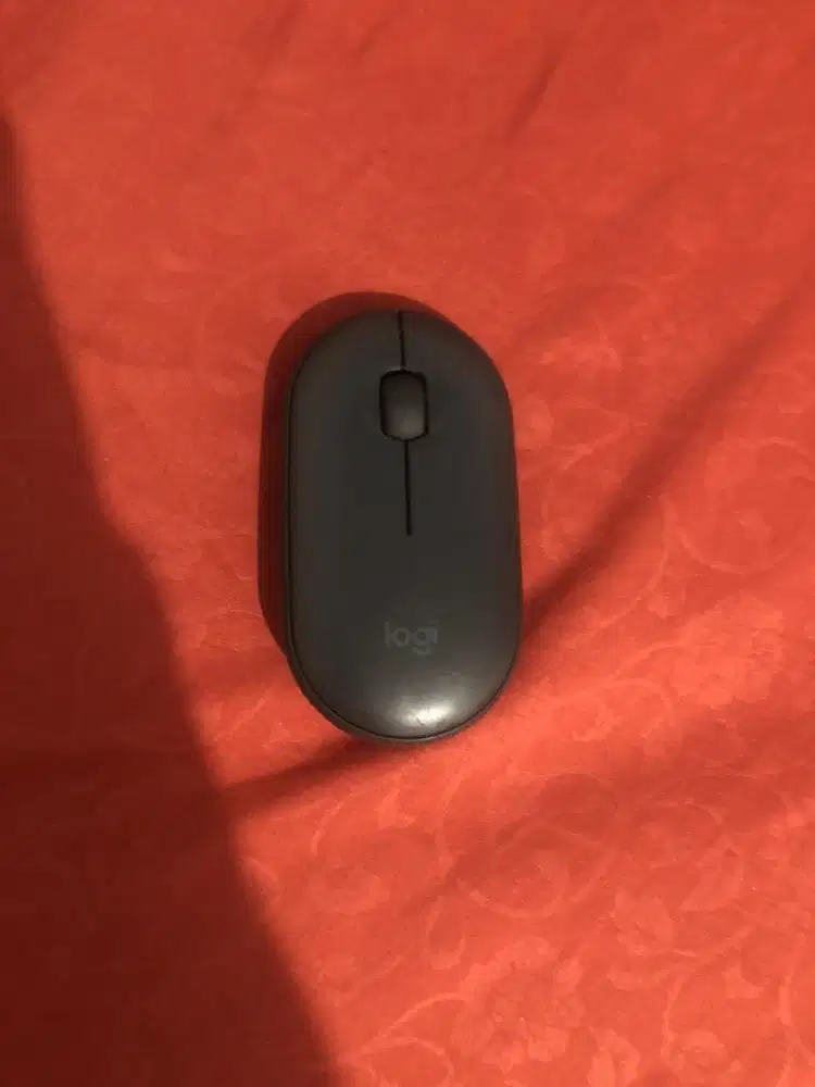 Mouse logitech pebble m360 warna gray