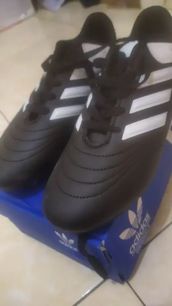 sepatu bola anak