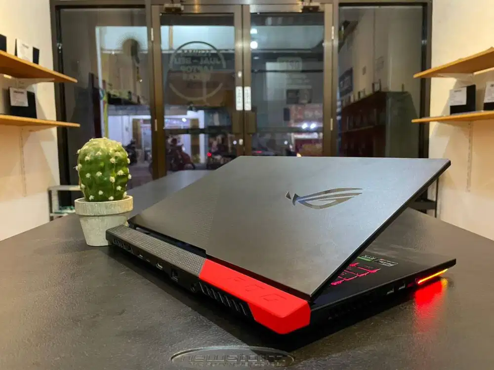 ASUS ROG STRIX G513QE//RYZEN 7-5800H//VGA RADEON GRAPHIC+NVIDIA RTX 30