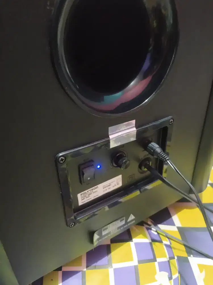 Subwoofer aktif politron