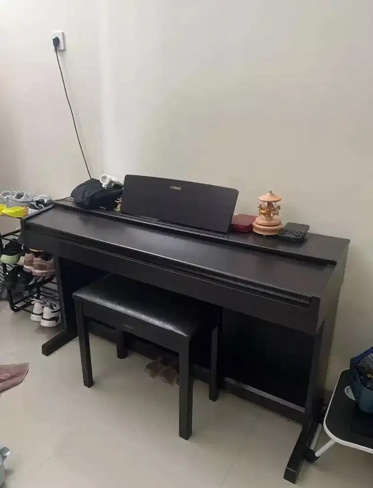 Yamaha Arius YDP 143