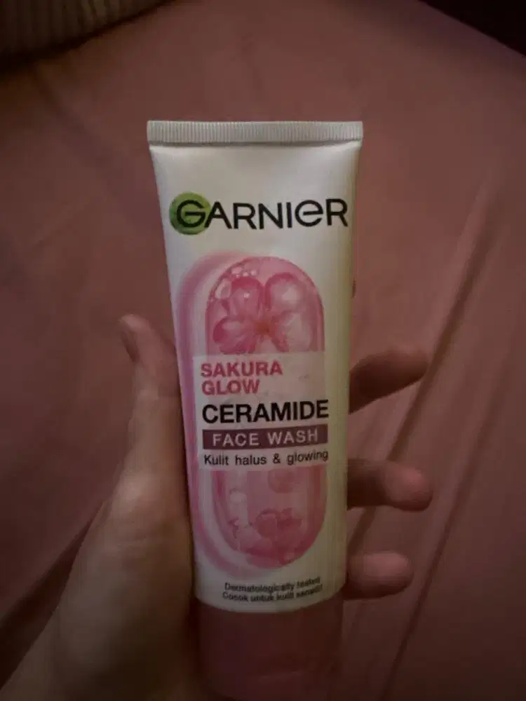 Garnier ceramide fash wash sakura glow