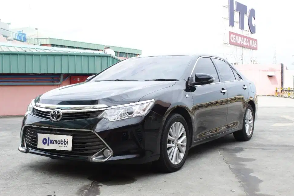 TDP 9,JT Toyota Camry 2.5 V Bensin-AT Hitam 2016