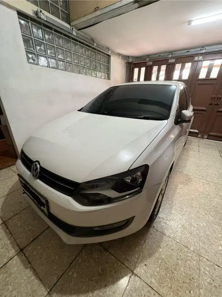 VW Polo 1.4 AT / 2013 / PUTIH / KM Rendah
